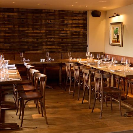 The Harcourt Arms Hotell Stanton Harcourt Eksteriør bilde Interior of the restaurant