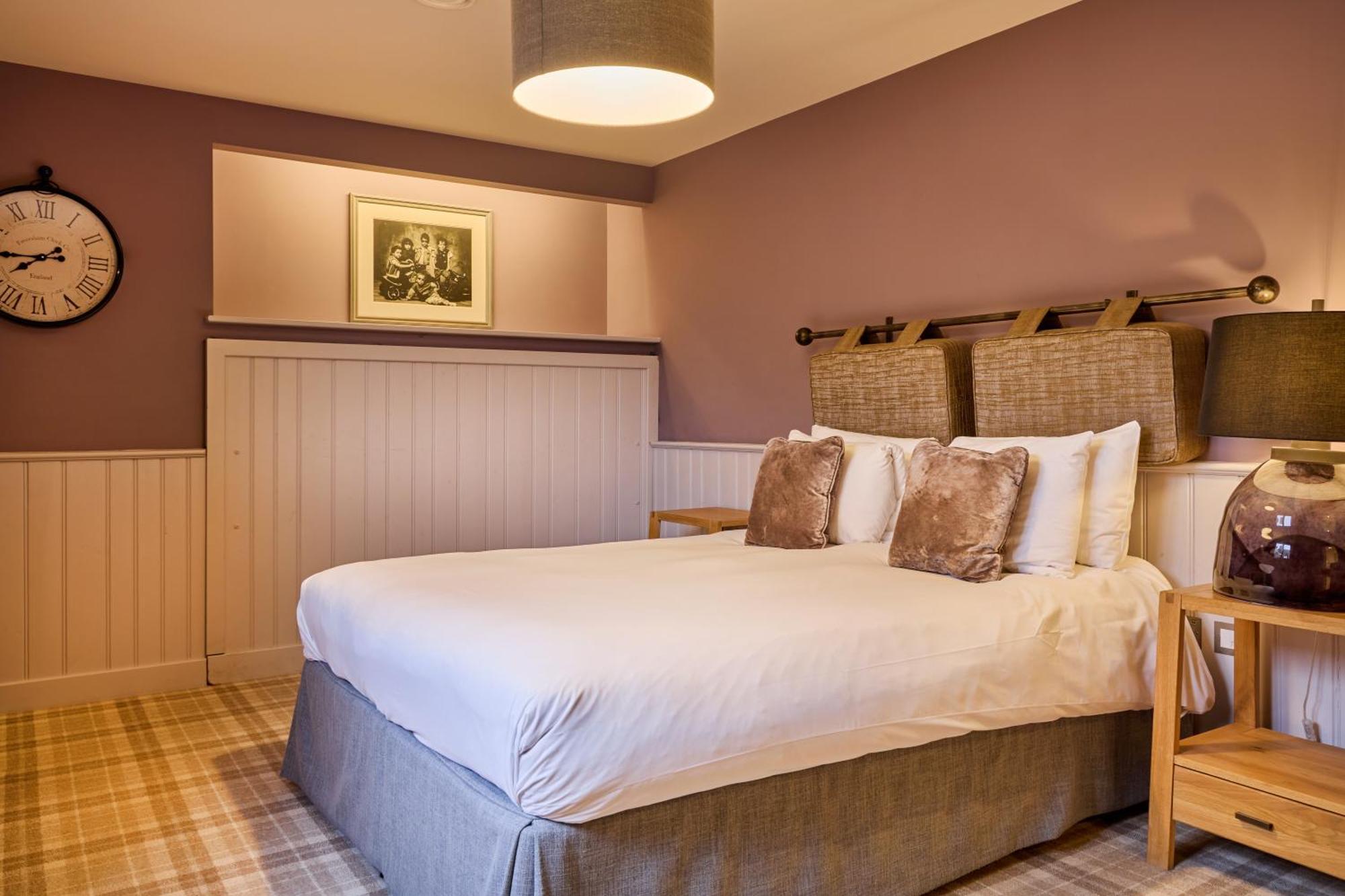 The Harcourt Arms Hotell Stanton Harcourt Rom bilde A bedroom at The Swan