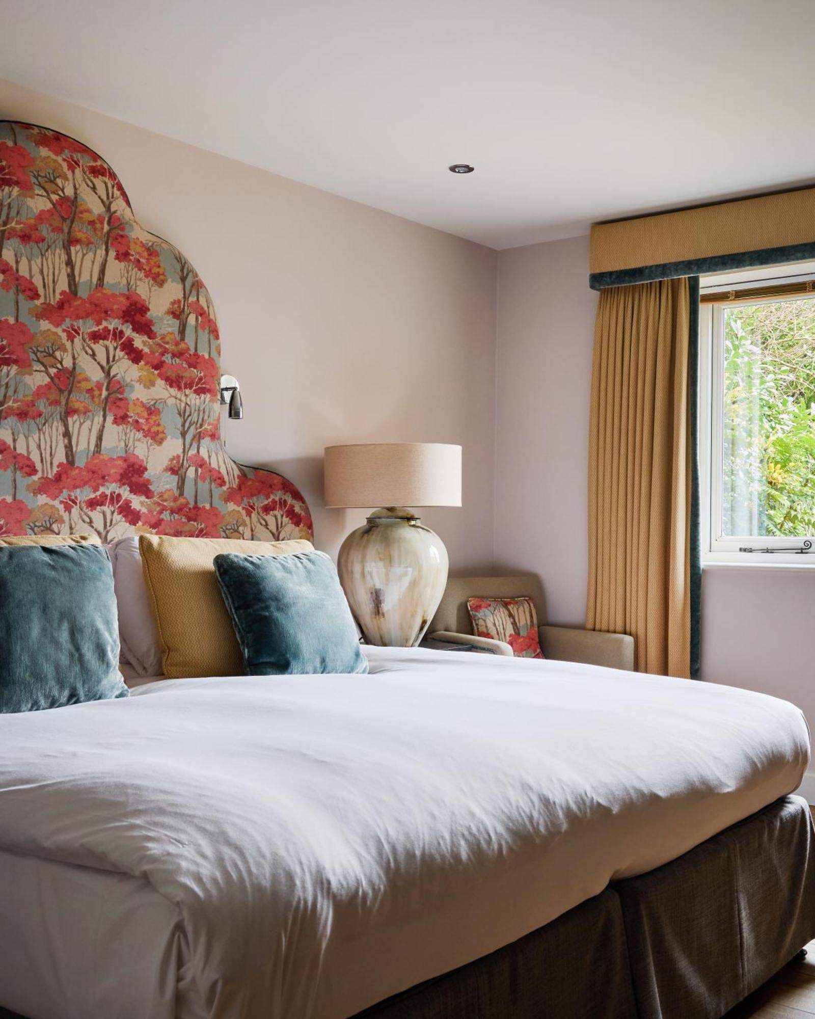 The Harcourt Arms Hotell Stanton Harcourt Rom bilde A bedroom at The Old parsonage