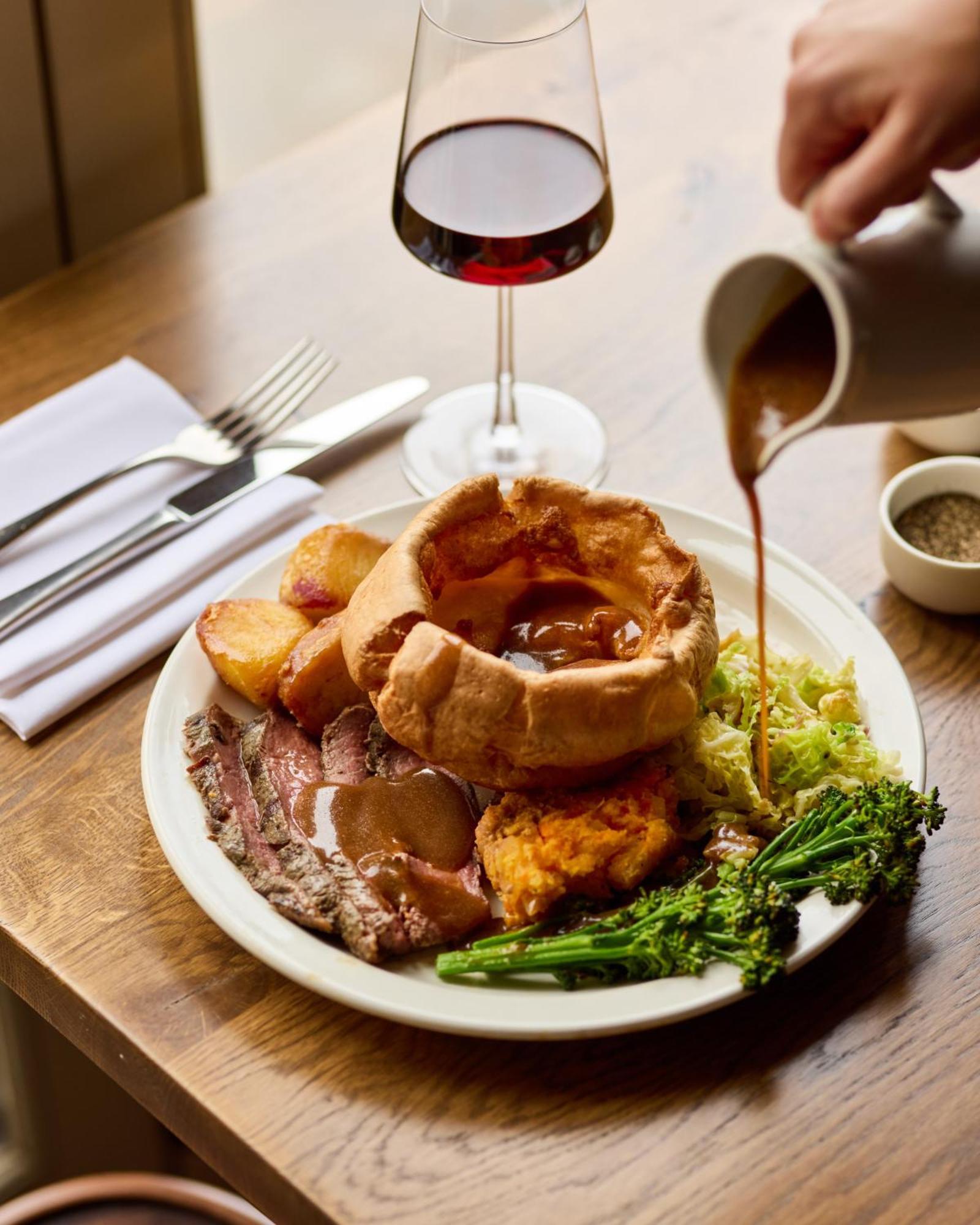 The Harcourt Arms Hotell Stanton Harcourt Eksteriør bilde A Sunday roast