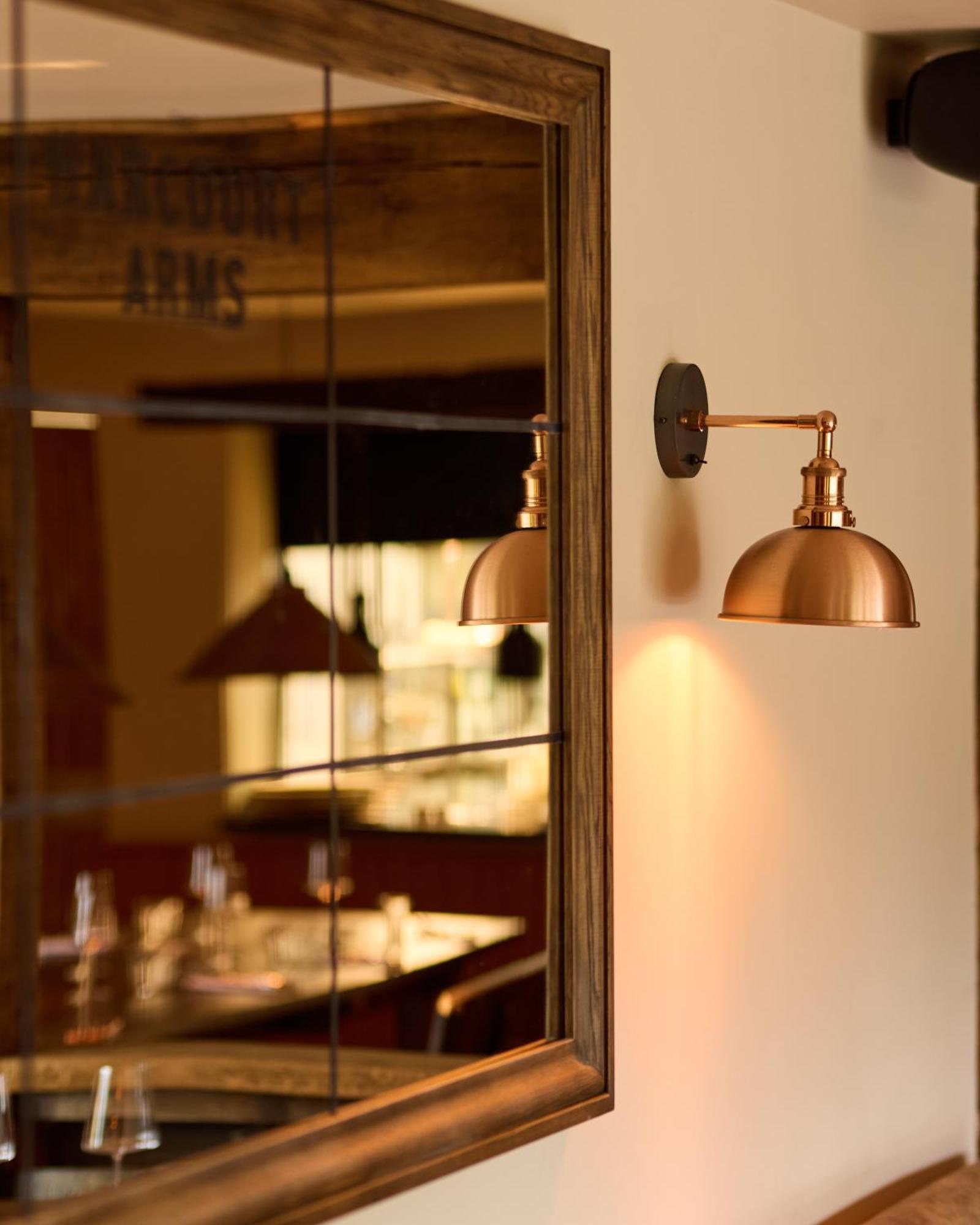 The Harcourt Arms Hotell Stanton Harcourt Eksteriør bilde A wall light
